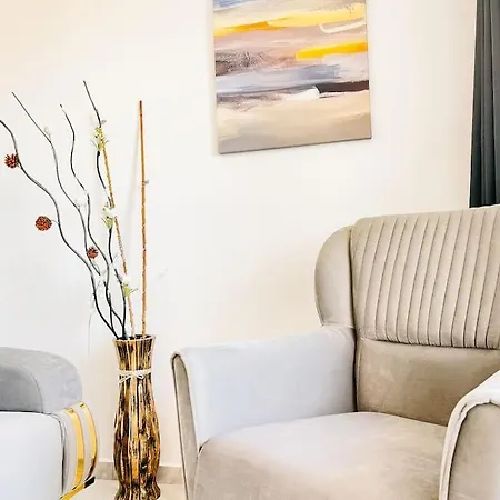 Apartament Relaxing 1 Bedroom By The *